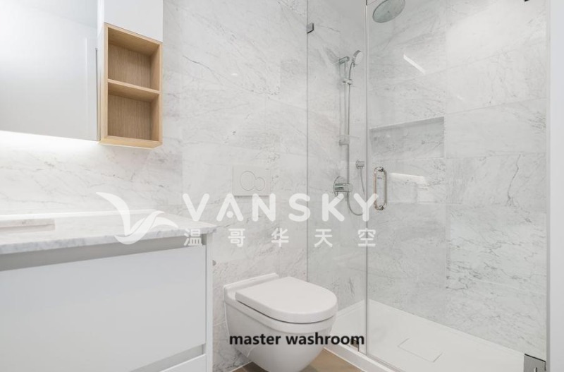 251205125221_master washroom.jpg